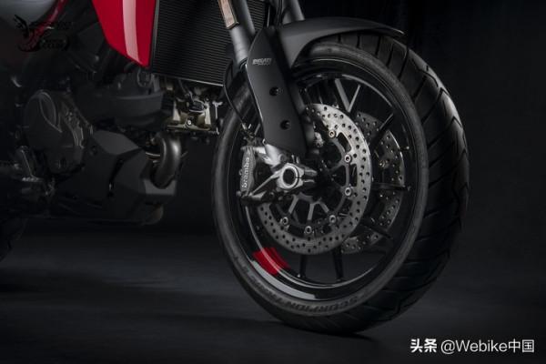 杜卡迪發表新攬途 V2 除了引擎改良之外還有什麼改變呢? 杜卡迪發表新攬途 V2 除了引擎改良之外還有什麼改變呢?