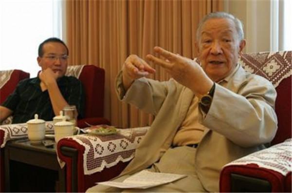 粟裕手下的連指導員，一槍沒開就活捉了千名敵軍，後成軍委副主席