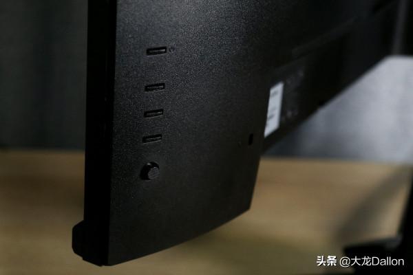 這才是電競遊戲最正確的開啟方式，掠奪者X28顯示器上手評測