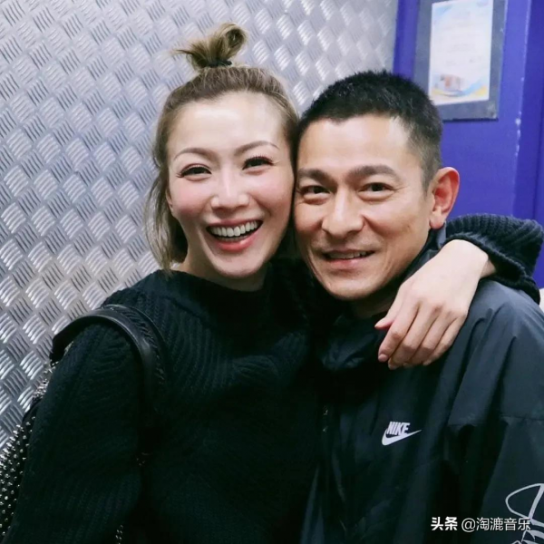 “華納”三大天后有人遭背叛，有人成冷門，難道她們真的過時了？