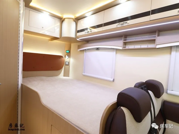 全新旅居車上市！愛旅途2022款大通V90C型房車，看點十足