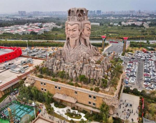 河南豪擲巨資建造鄭州新名片,佔地160畝選址新鄭,已於去年開業 河南豪擲巨資建造鄭州新名片,佔地160畝選址新鄭,已於去年開業