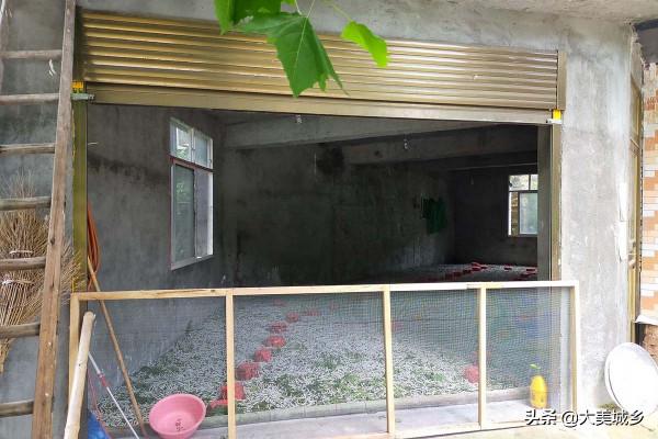 山村村民建漂亮別墅，1月收入2萬多，看忙成啥樣