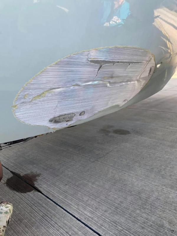 美軍偵察機降落英國，差點“狗吃屎”，發動機受損，高層下令徹查