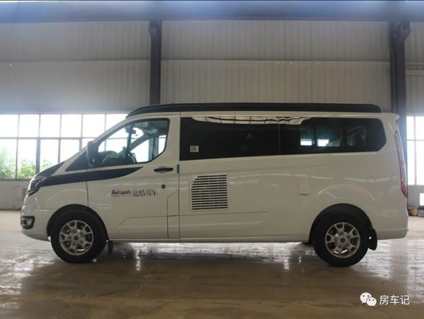 輕鬆下地庫!內部空間玩出花!實拍途酷F358升頂房車 輕鬆下地庫!內部空間玩出花!實拍途酷F358升頂房車