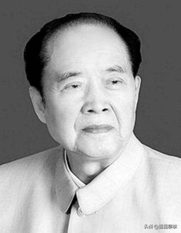 苗族出身的湖南省委書記，是武警部隊首任政委，岳父元帥妻子少將