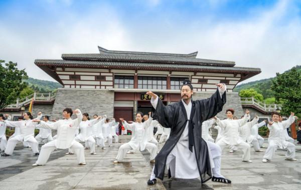 “亂世道士下山，盛世和尚斂財”，抗戰8年，道教在做什麼？