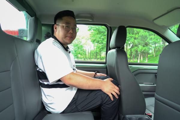 年輕人創業入場券 不到6萬家用/商用兼顧 試駕青春型皮卡五菱征途 年輕人創業入場券 不到6萬家用/商用兼顧 試駕青春型皮卡五菱征途