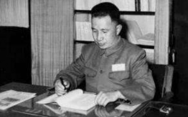 粟裕的神級操作，用7千人戰勝3萬敵軍，主席對其讚不絕口