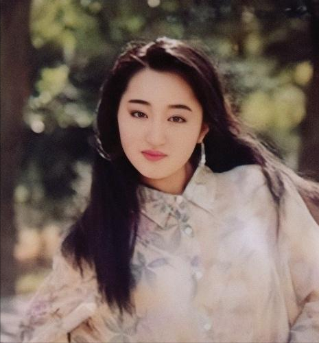 2段婚姻，21歲嫁初戀，34歲嫁猶太富商，58歲的李玲玉如今怎樣？