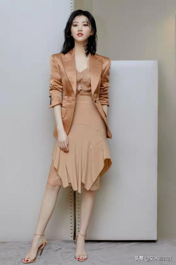 景甜才是真“仙女姐姐”，穿薄荷綠紗裙美出新高度，看了讓人心動