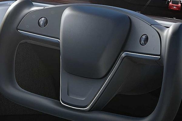 特斯拉的yoke方向盤,遭美消費者報告指出潛在危險 特斯拉的yoke方向盤,遭美消費者報告指出潛在危險