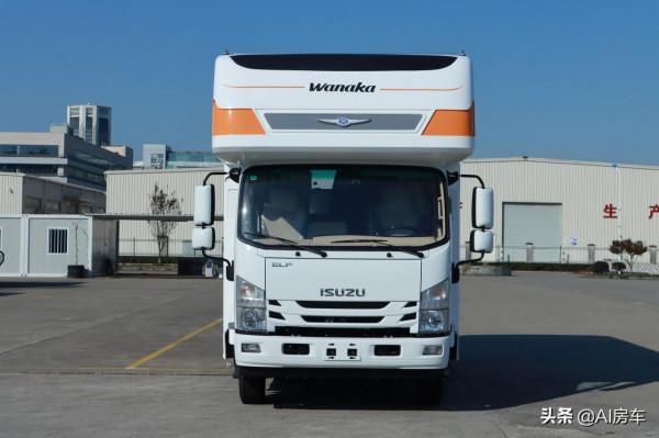 5.2T動力+24V電系統，配置超豪華，實拍國產五十鈴700P輕卡房車