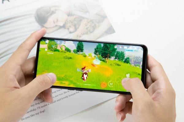 盤點1500-4500價位的銀色手機,比白色更顯高階,你pick誰? 盤點1500-4500價位的銀色手機,比白色更顯高階,你pick誰?