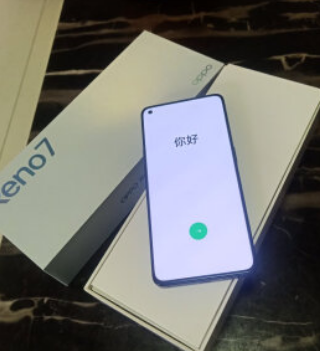 OPPOReno7Pro測評：買了暮雪金感覺不好看，有點後悔，但效能不錯