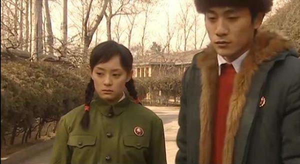 劉燁演活了兩個相反的角色，一個叫鍾躍民，一個叫龍小羽