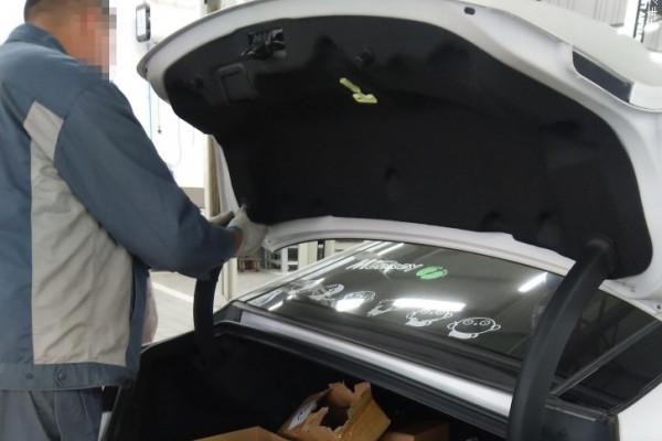 林肯MKZ更換倒車影像攝像頭，解決倒車影像模糊等問題！