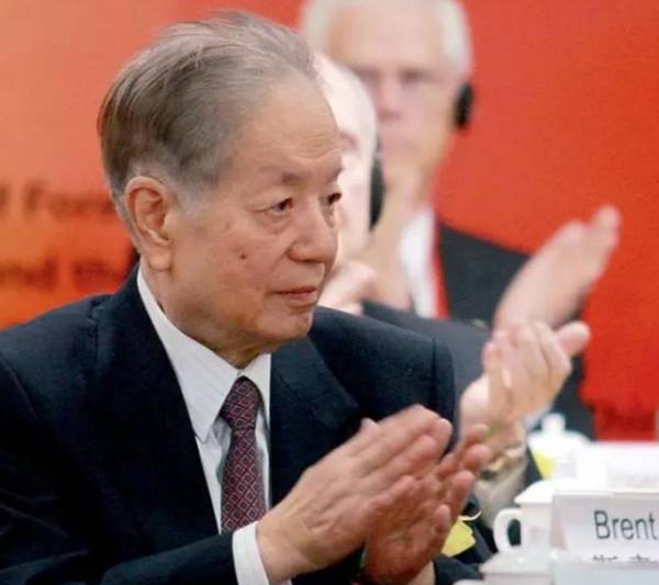 李肇星首次見錢其琛,脫口而出:錢司長好!辦公室內鬨堂大笑 李肇星首次見錢其琛,脫口而出:錢司長好!辦公室內鬨堂大笑