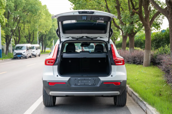 900公里準新車,還是跨省淘的——沃爾沃XC40 900公里準新車,還是跨省淘的——沃爾沃XC40