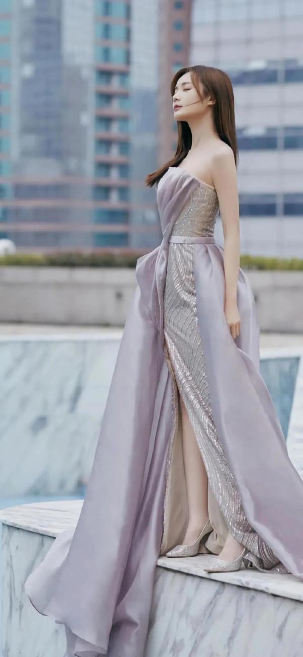 甜美可愛少女李一桐