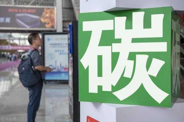 不知道的世界：足球大分子橫空出世