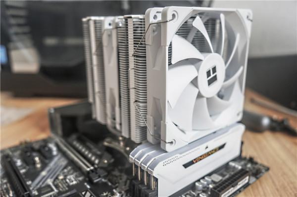 桌面上的武直&mdash;&mdash;5800X&plus;索泰3080天啟&plus;TT阿帕奇MINI機箱裝機