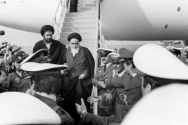 擁兵數十萬的伊朗國王，為何被“手無寸鐵”的霍梅尼趕下了臺？