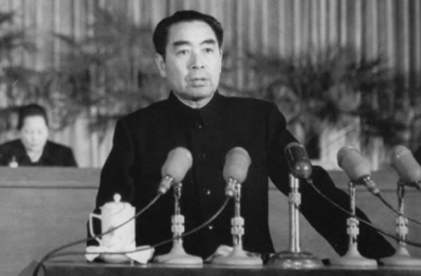 1956年,陳賡帶一少年來到中南海,鄧穎超:終於見到自己的孩子了 1956年,陳賡帶一少年來到中南海,鄧穎超:終於見到自己的孩子了