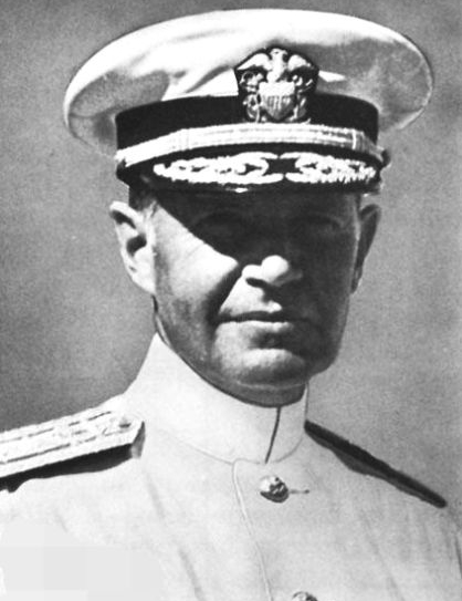 美軍秘密轟炸東京，飛行員帶的個人物品千奇百怪，有人帶了瓶洋酒