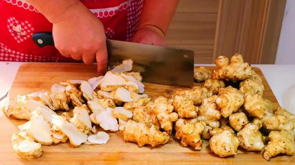 天冷了,少吃土豆蘿蔔多吃它,一次做好放冰箱,隨吃隨取,真省事 天冷了,少吃土豆蘿蔔多吃它,一次做好放冰箱,隨吃隨取,真省事