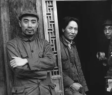 毛主席唯一一次為人抬棺，還親自為他寫下輓聯，他究竟是誰？