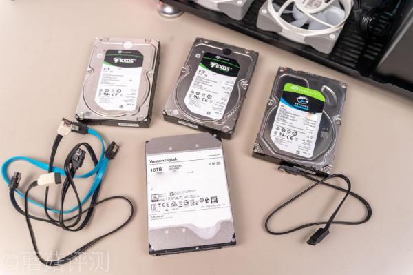 艱難加裝機械硬碟的後續、我給喬思伯I400機箱內塞了四塊硬碟