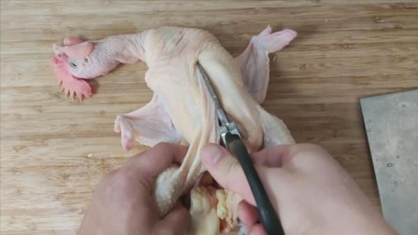 雞有8個地方毒素最重，不要亂吃，24年1級廚師講解雞不能吃的位置