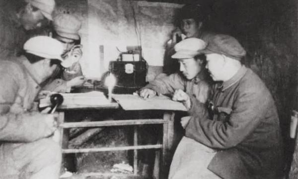 1986年,遲浩田遇老翁悠然垂釣,老翁撫須笑問:可知胡司令? 1986年,遲浩田遇老翁悠然垂釣,老翁撫須笑問:可知胡司令?