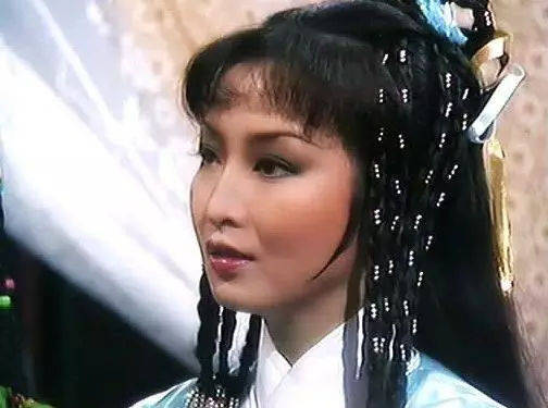 當年劇組沒錢打首飾，女演員滿頭鐵線鋼圈，卻打造出一批古裝女神