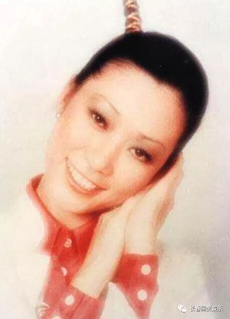 72歲“梅超風”的近照曝光，精神矍鑠身體硬朗，為何一生未嫁？