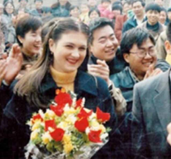 感動中原的烏克蘭媳婦:生下3子後丈夫早逝,留在中國撐起了全家 感動中原的烏克蘭媳婦:生下3子後丈夫早逝,留在中國撐起了全家