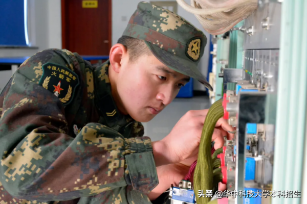 湖北學霸軍人“火了”：服役於火箭軍，獲軍級表彰，退伍後還直博985！