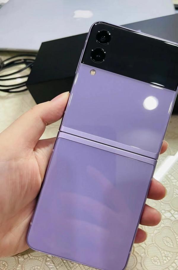 三星Galaxy Z Flip 5G手機 &comma; 帶來多種玩法