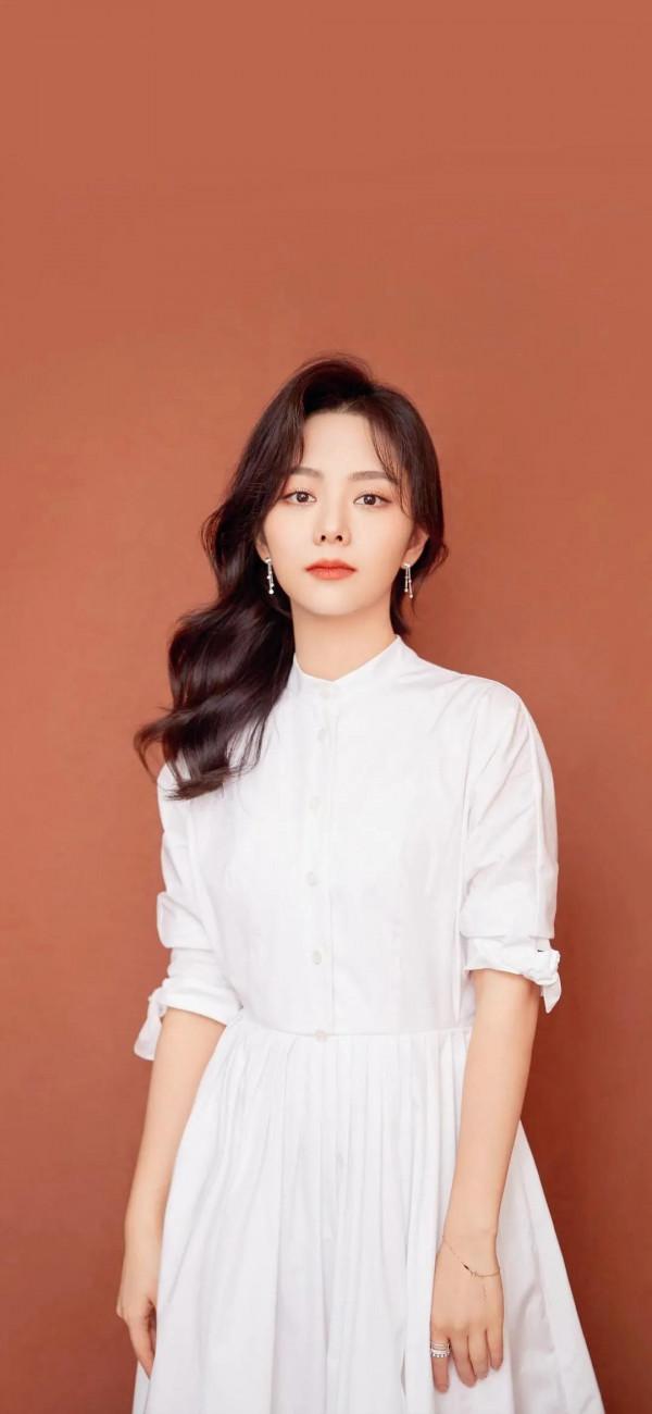 有喜歡譚松韻的嗎？30多歲的人，還是一幅娃娃臉，這才叫永遠18歲