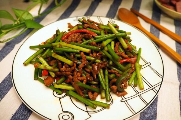 東北過年飯桌必備的8大“硬菜”，全都是“釘子戶”看你吃過幾種