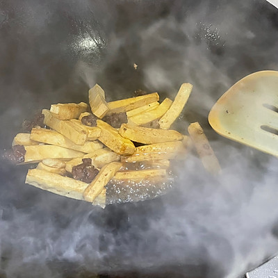 原來#精緻一人食#韭菜炒白乾才是真正的米飯殺手