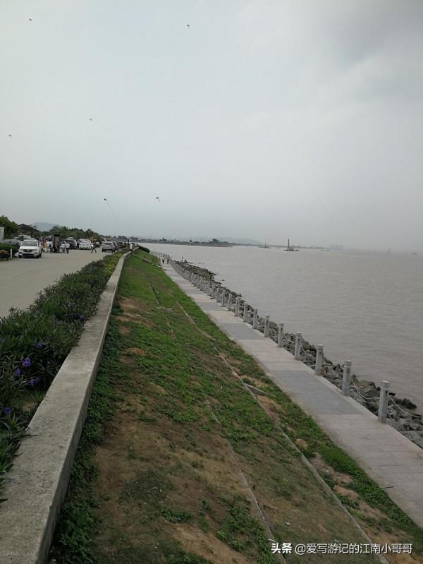 處在淡水水域的海鷗島，因外形輪廓相似而得名，其實並沒有海鷗