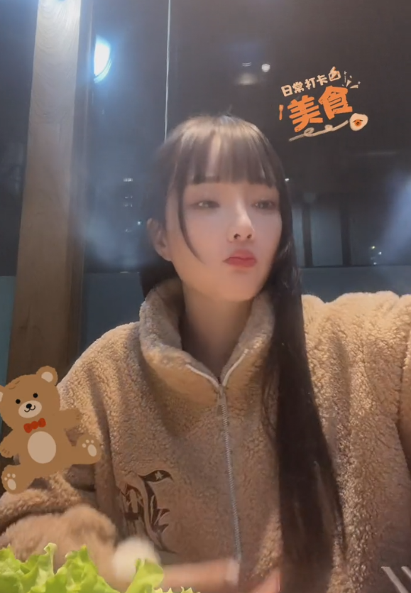 戀情曝光後李小璐曬照！吃美食不忘跳嘻哈舞，曝和小鮮肉同回豪宅