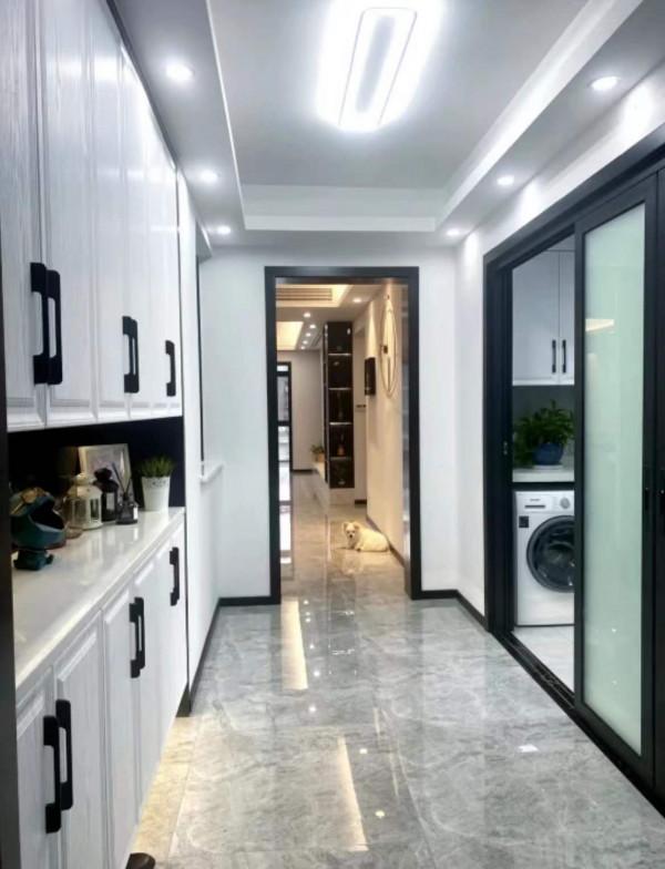 90後夫婦家的名場面，硬裝&OpenCurlyDoubleQuote;簡單化&rdquo;空間翻倍，實在太會佈置了