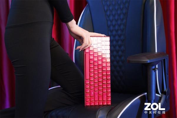 年度最紅的鍵盤 達爾優A84鍵盤圖賞 年度最紅的鍵盤 達爾優A84鍵盤圖賞