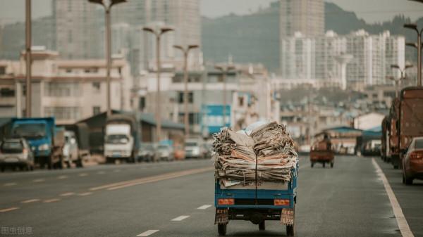 執拗大叔2022豪擲4000大洋購全新iPhone6，只因7年前被嘲笑買不起