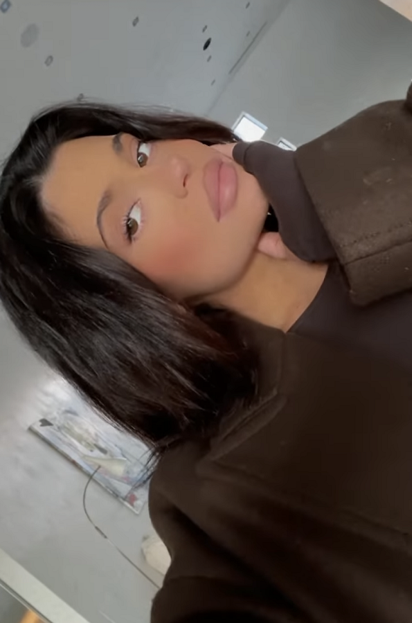 凱莉·詹娜久違秀孕肚，顏值不減反增仍是在逃公主，迴歸名媛本色