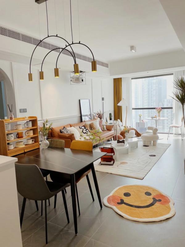 走進她家，才知什麼叫比樣板間還美，舒適又治癒，是理想中的家