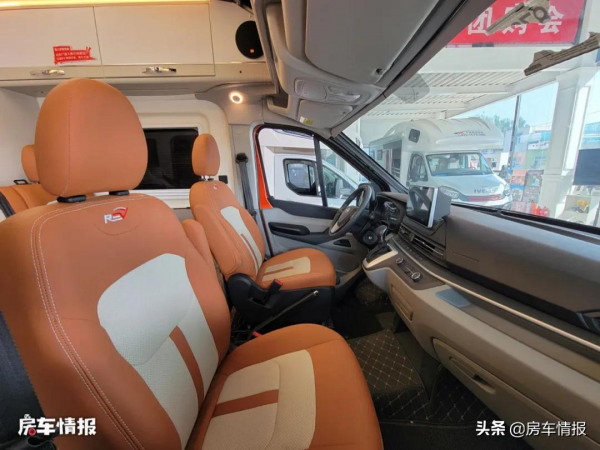 最近挺火的奇瑞房車，外觀個性適合時髦小情侶，2米大床同類罕見